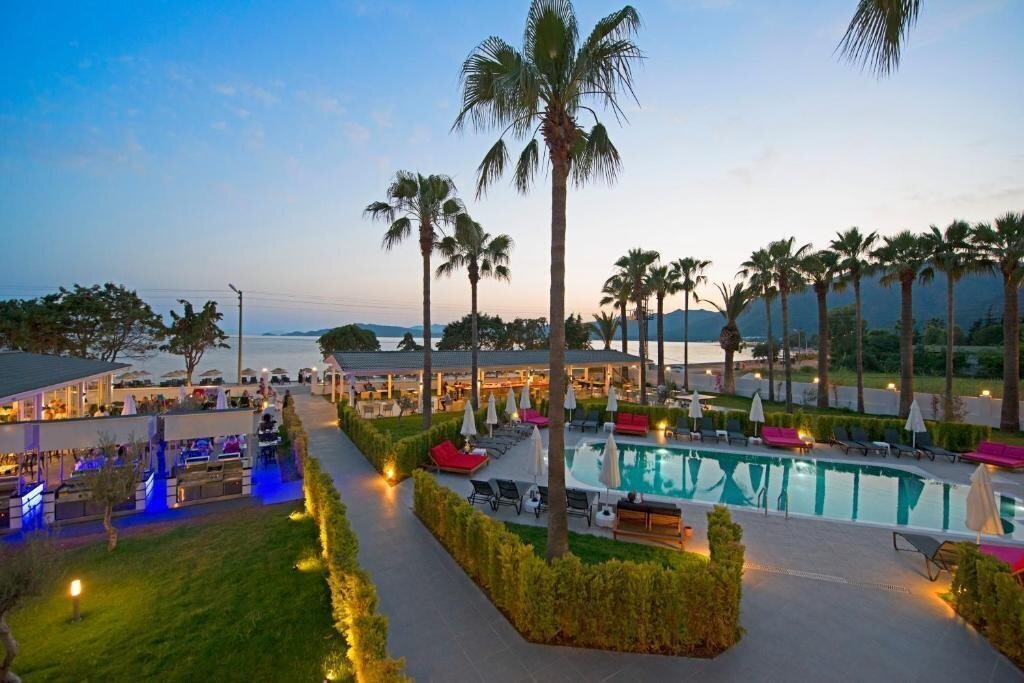 Готель Voxx Marmaris Beach Resort 5*