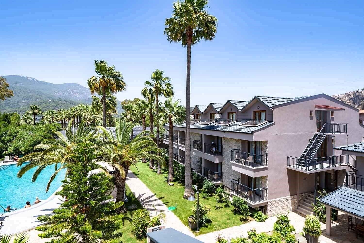 Готель Holiday Calbis 3*