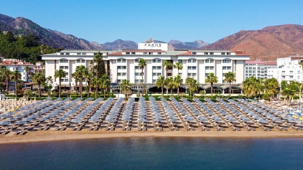 Hotel Faros Premium Beach 5*