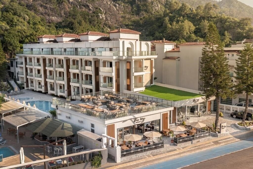 Готель The Ivy Suites (ex. The Ivy Suites Luxury, Melita Apart Hotel) 4*