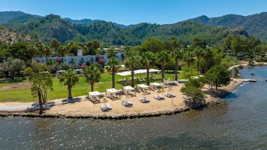 Hotel Chillos Beach Hotel & Lounge 3*