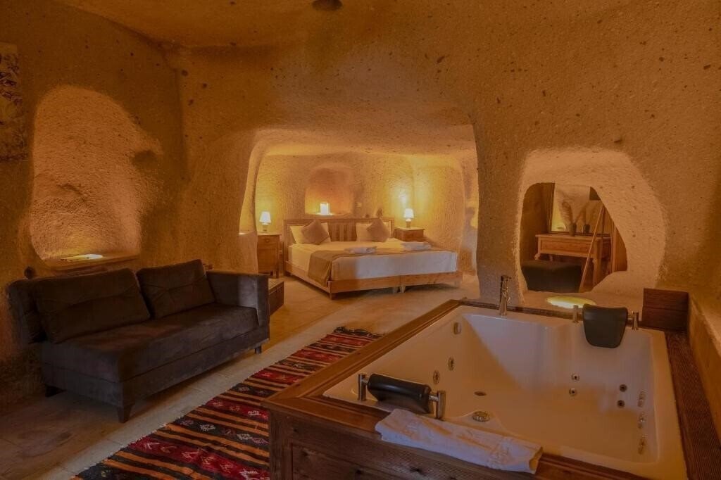Готель Carmin Cave Hotel (ex. Lava Cappadocia Cave Hotel) 3*