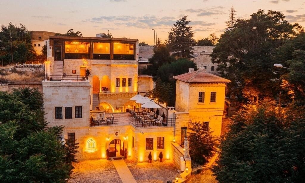 Готель Lagoon Cave Suites 3*