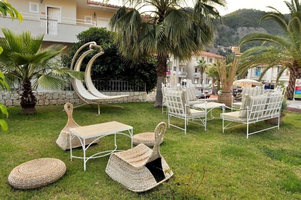 Фотографія The Blue Lagoon Deluxe Hotel (ex. Hotel Blue Lagoon) 3*