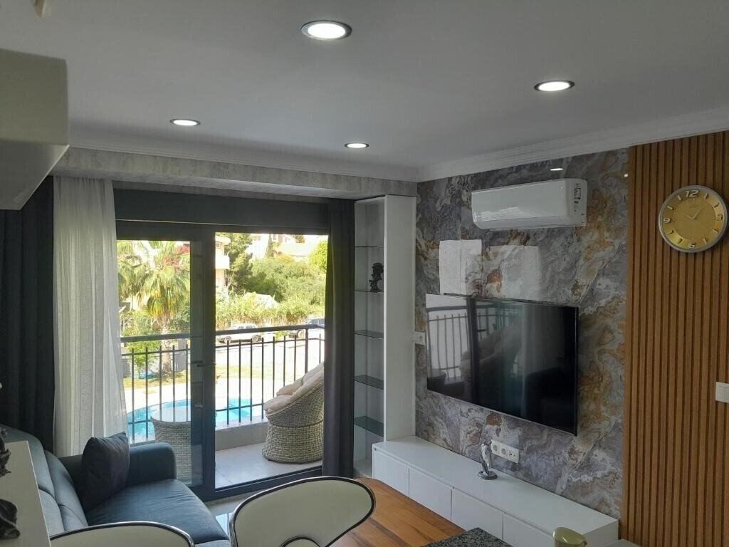 Зображення Side by Lotus (ex. Mediterranean Garden Apart Hotel) 3*