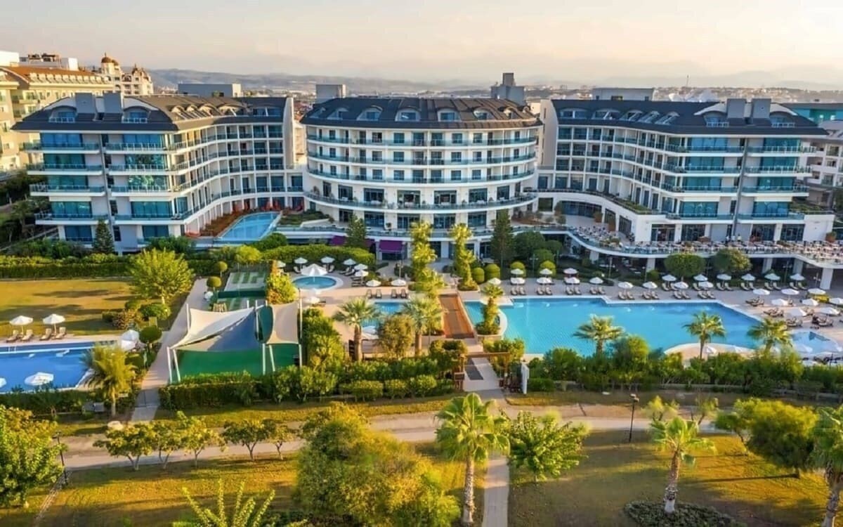 Hotel Commodore Elite Suites & SPA 5*