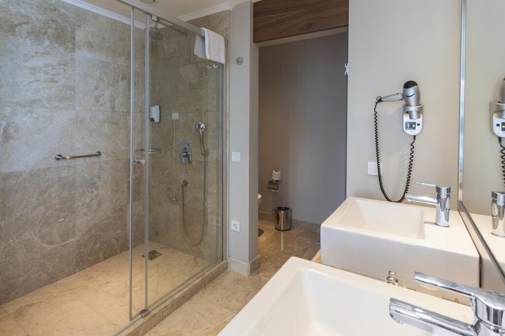 Zdjęcie Commodore Elite Suites & Spa 5*