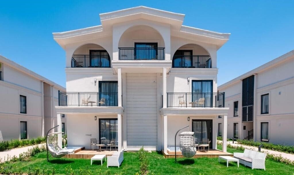 Фотографія Benata Hotel 5*