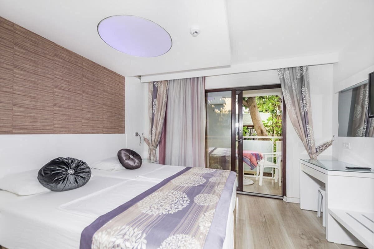 Hotel Tropic Beach Club Hotel (ex. Mirside Tropic, Tropic On The Beach) 4*