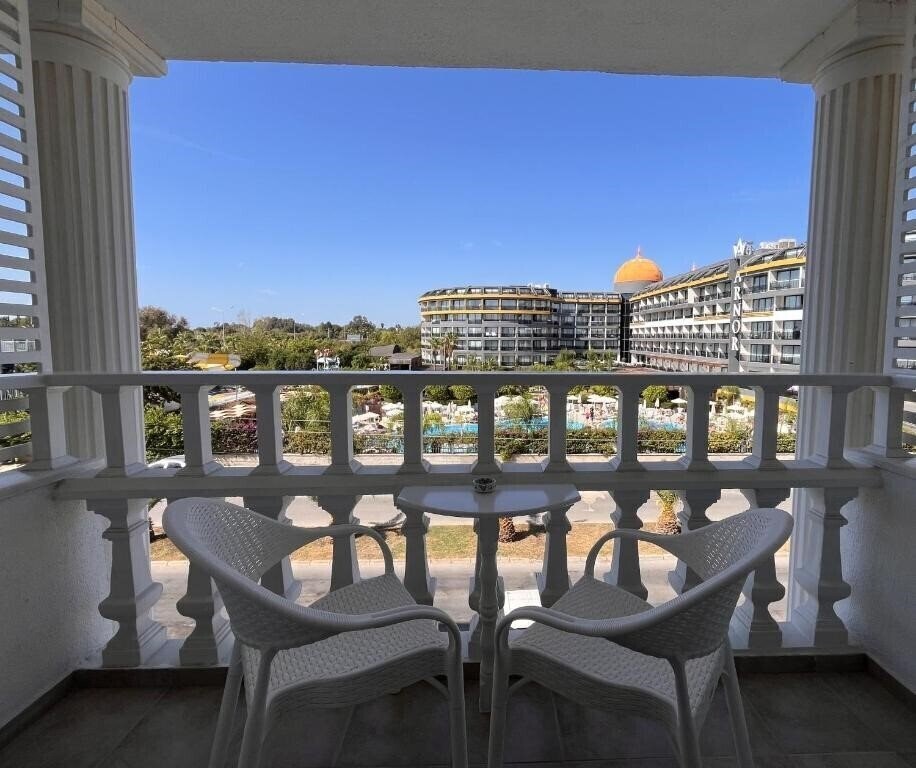 Фото Conny's Boutique Hotel 3*