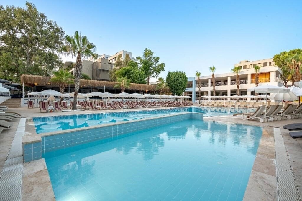 Фотографія Sunrise Beach Side (ex. Larissa Beach Club Hotel, Side Nusso Beach Club, Marvida Hotel Side Beach) 4*