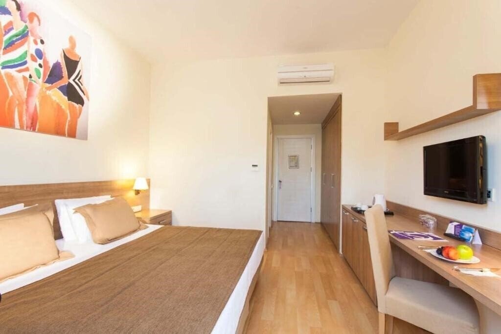 Фото Dream Qum Family Hotel 5*