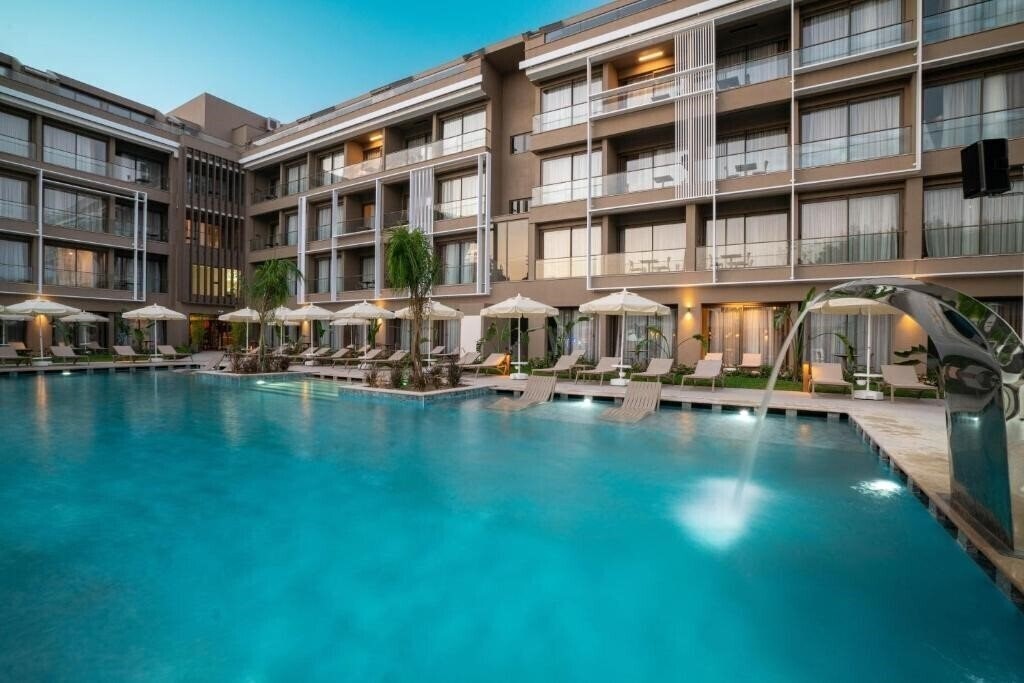 Hotel Prive Suite Side & SPA 3*