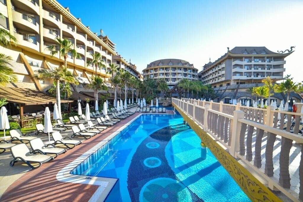 Отель Royal Dragon Hotel 5*