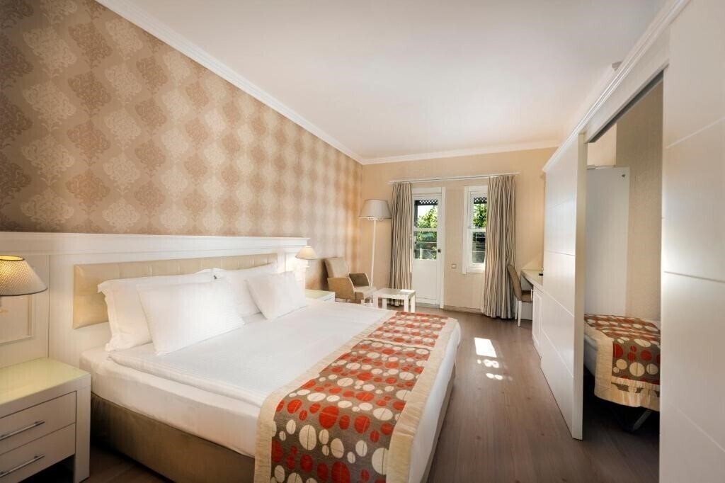 Hotel Club Nena 5*