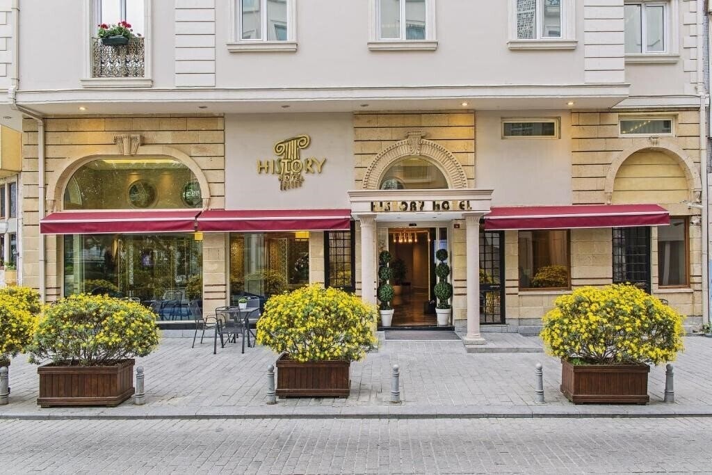 Отель History Hotel 3*