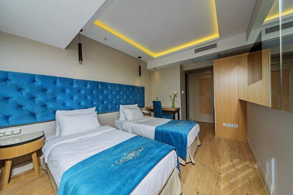 Фото History Hotel 3*