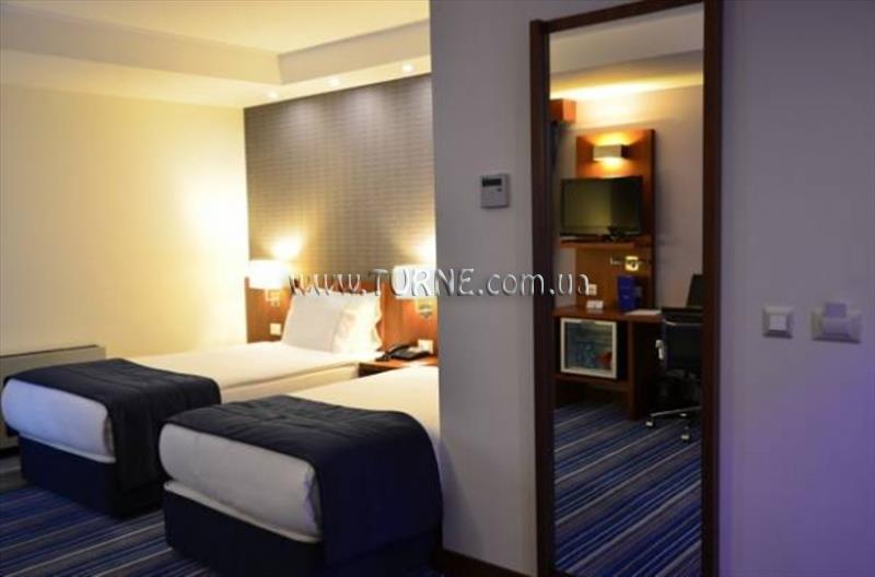 Фото Tryp By Wyndam Istanbul 4*