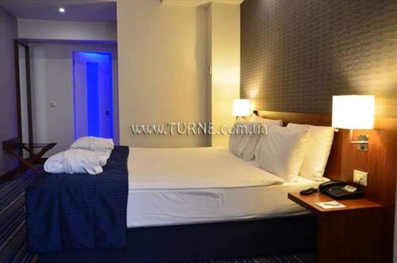 Отель Tryp By Wyndam Istanbul 4*