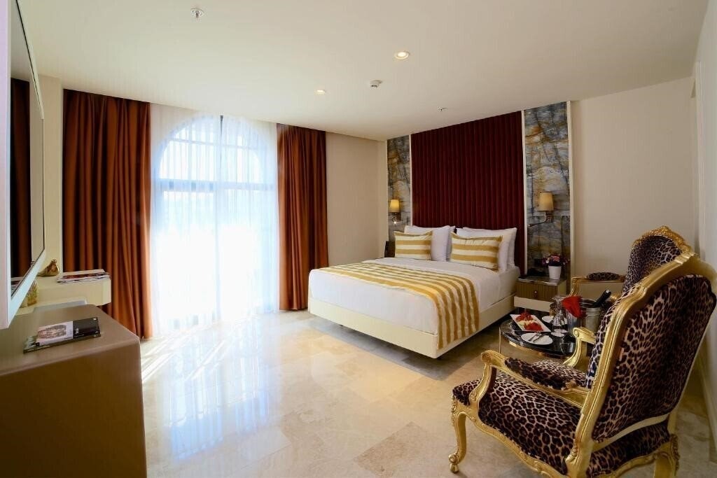 Отель Icon Istanbul Hotel 4*