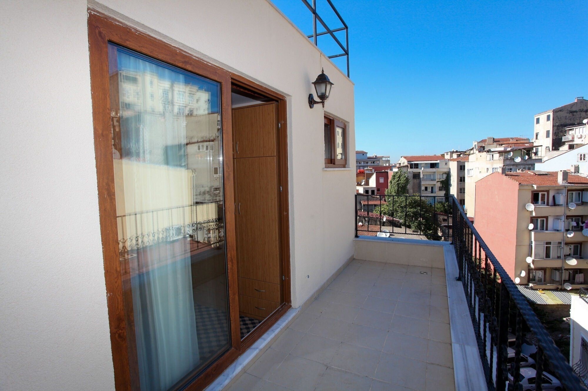 Отель Three Apples Suites & Residence 3*