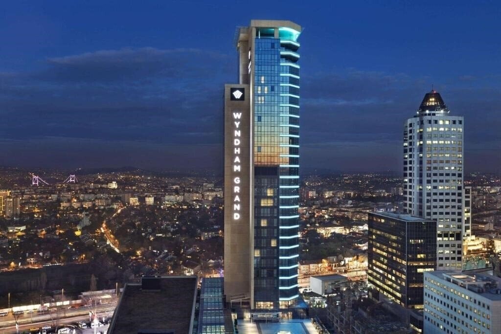 Отель Wyndham Grand Istanbul Levent 5*