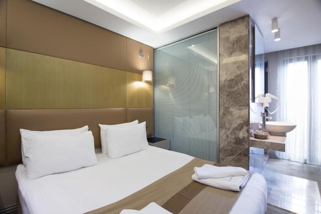 Фото GK Regency Suites (ex. GK Regency Suites Hotel) 4*