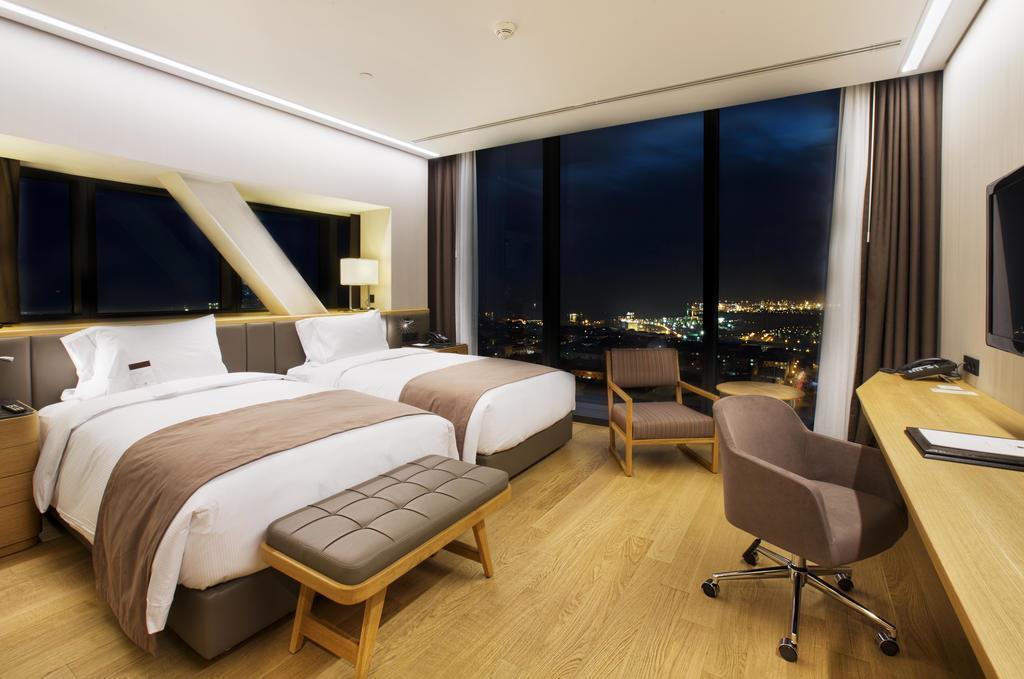 Фотографія Doubletree By Hilton Avcilar 5*