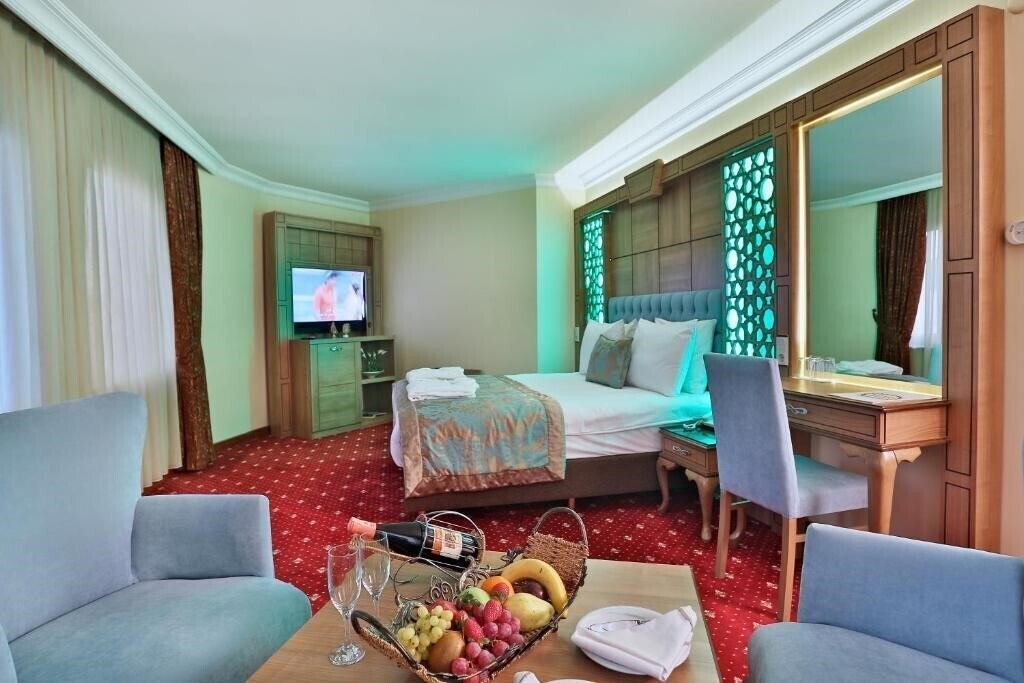 Zdjęcie Budo Hotel 3*