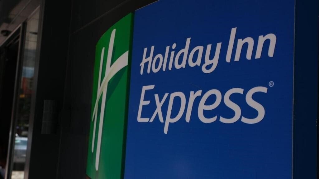 Готель Holiday Inn Express Istanbul Atakoy Metro by IHG 3*