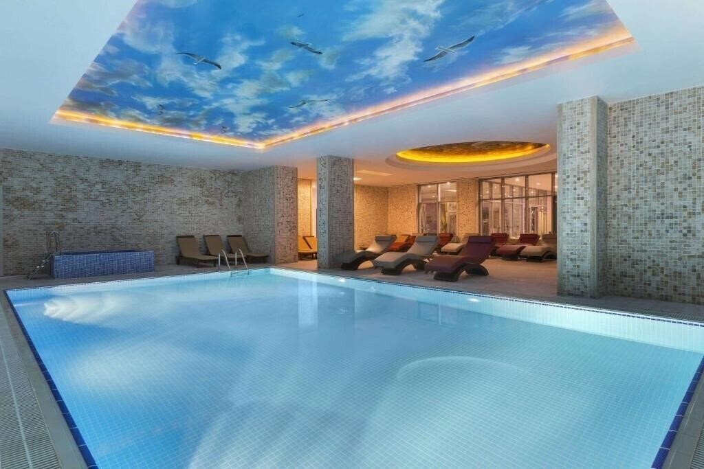 Zdjęcie Ramada Hotel & Suite Atakoy 5*