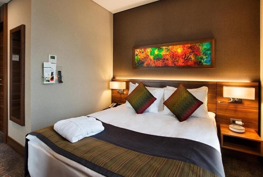 Картинка Holiday Inn Istanbul Kadikoy 4*
