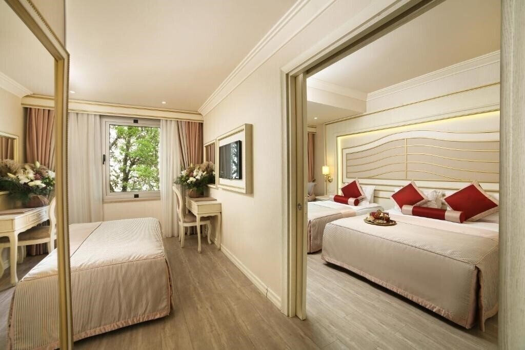 Фото Halifaks Hotel 4*