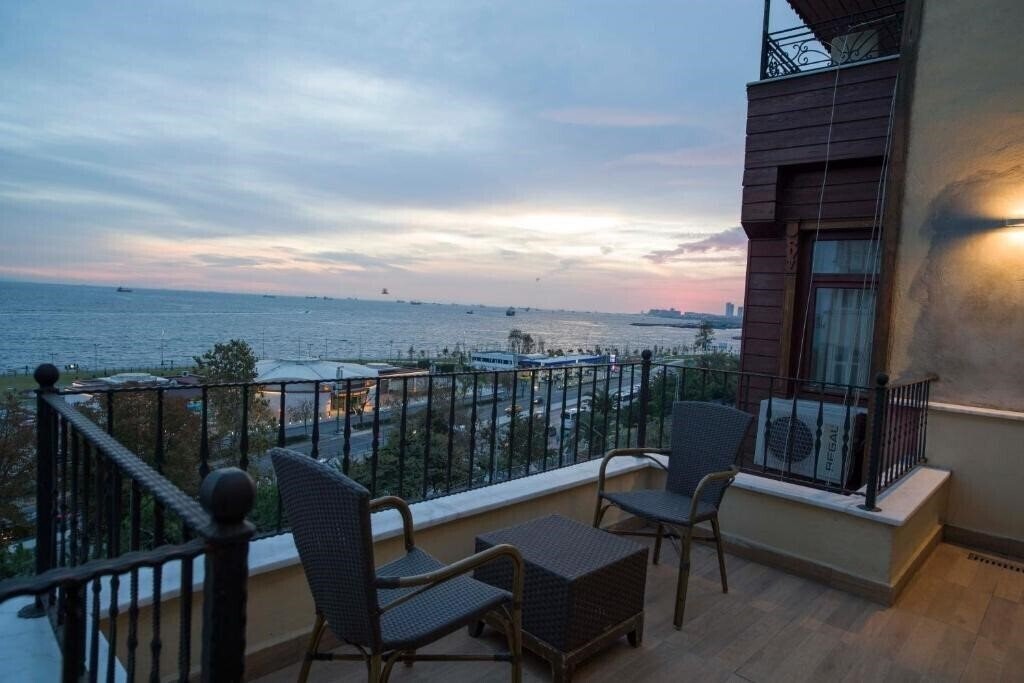 Картинка Bucoleon by Cheers (ex. Bucoleon Palace, Bucoleon Hostel) 3*