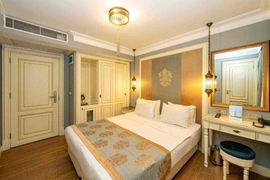 Фото Raymond Blue Hotel 3*