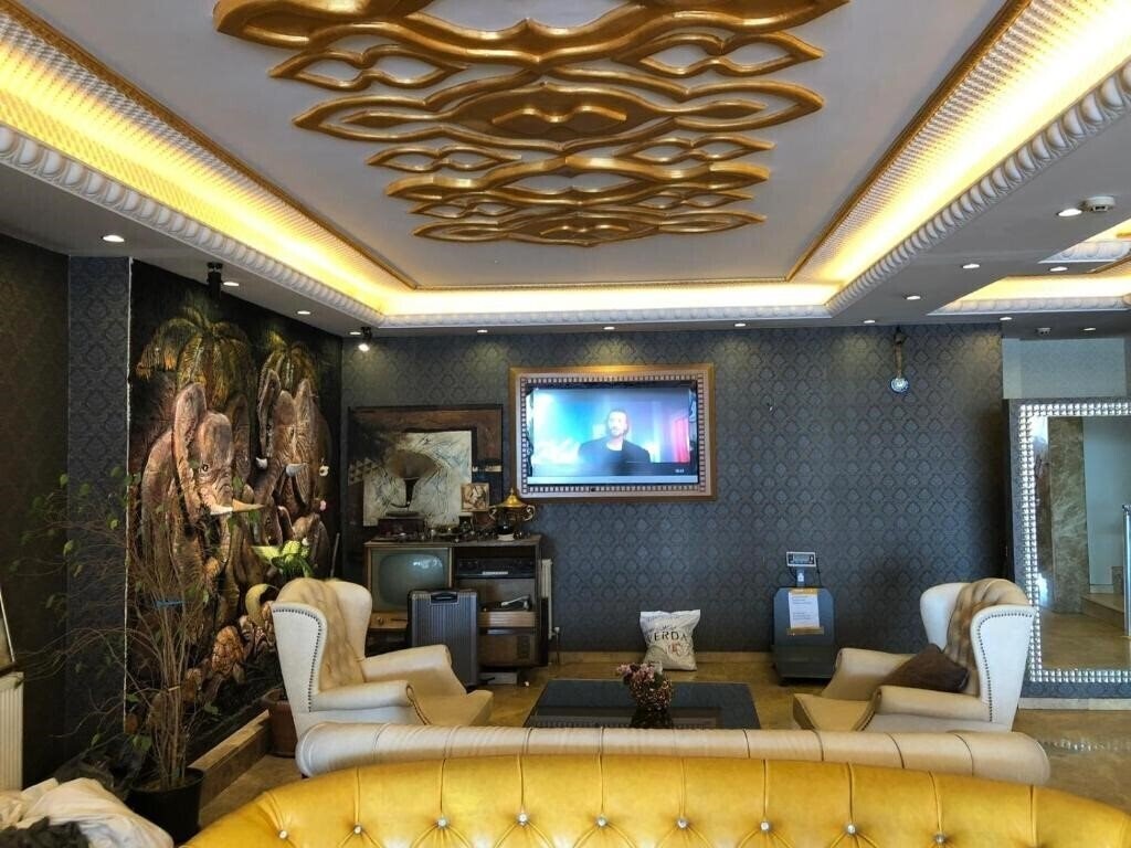 Готель The Port Hotel 3*
