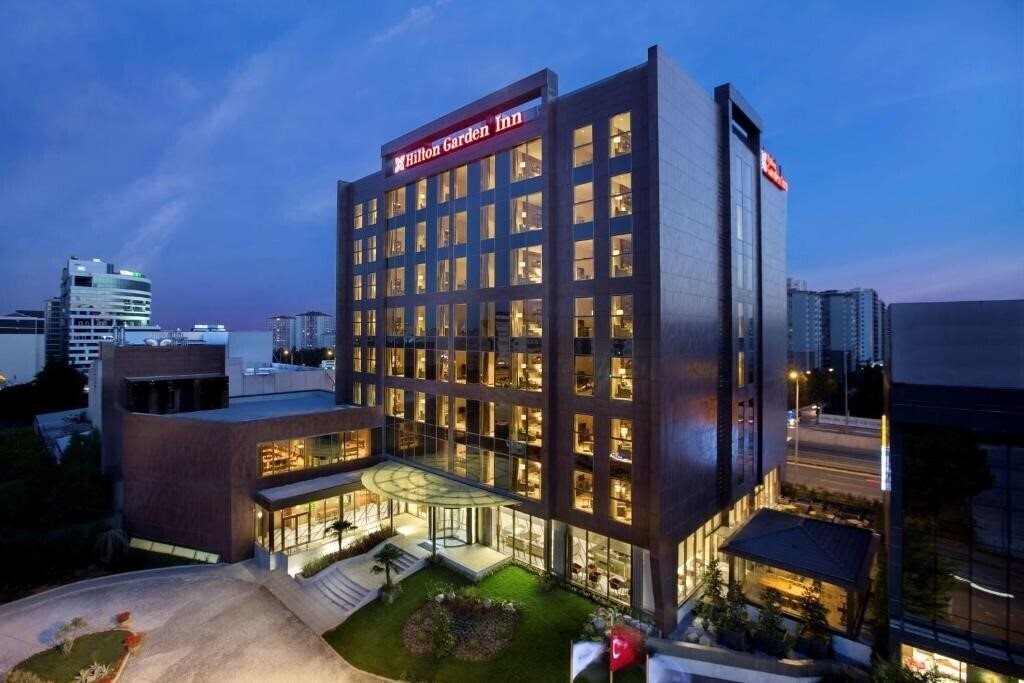Отель Hilton Garden Inn Istanbul Beylikduzu 4*