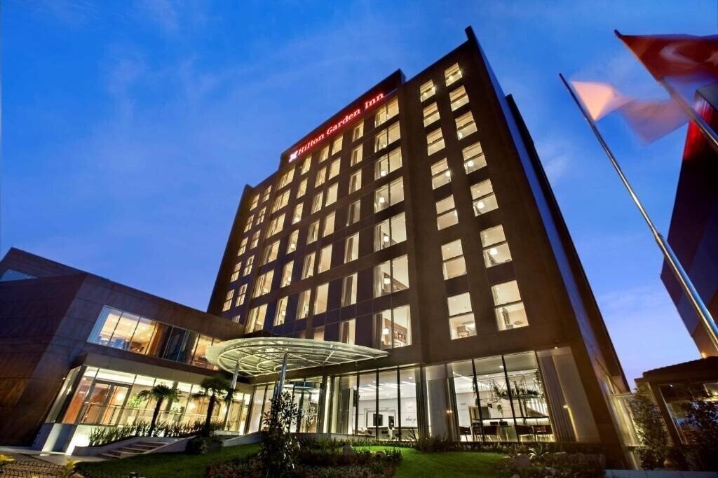 Фото Hilton Garden Inn Istanbul Beylikduzu 4*
