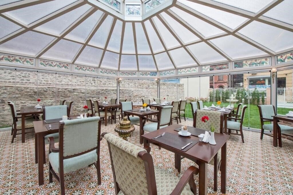 Obraz Enderun Hotel 4*