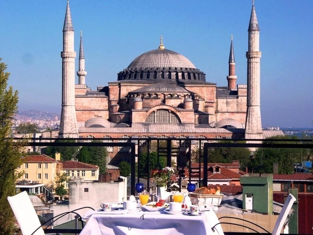 Готель Agora Life Hotel Istanbul 4*