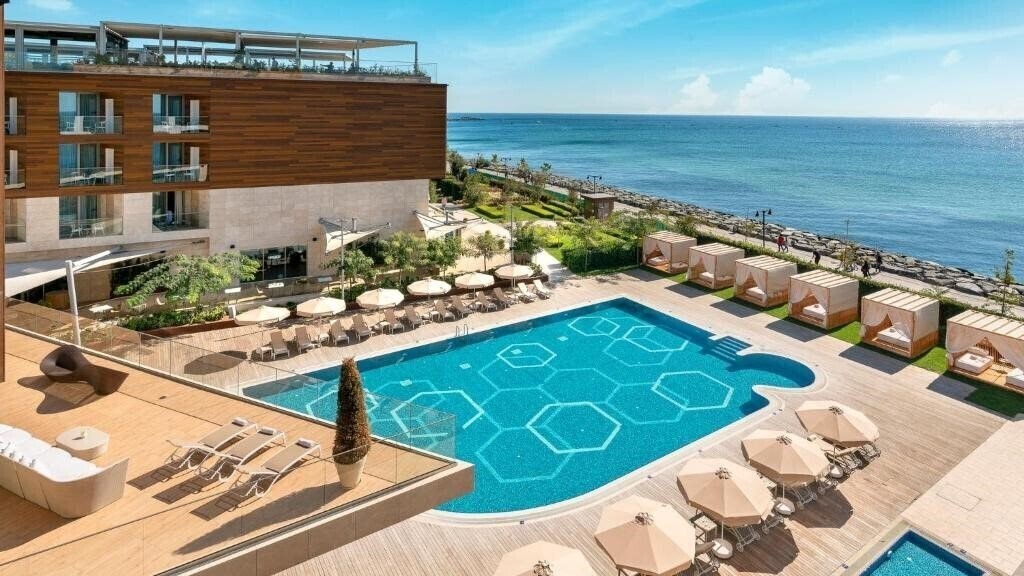 Отель Crowne Plaza Florya Istanbul 5*