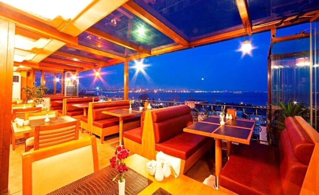 Фотографія Azade Suites 3*