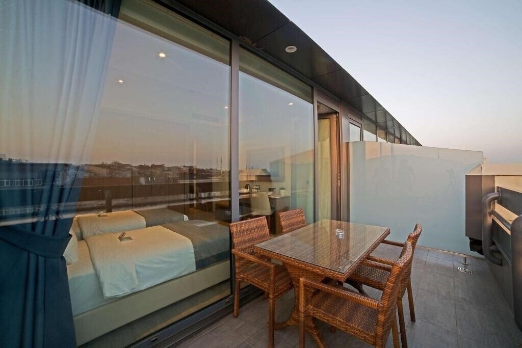 Zdjęcie Ramada by Wyndham Istanbul Old City (ex. Ramada Old City, Ramada Istanbul Old City) 4*