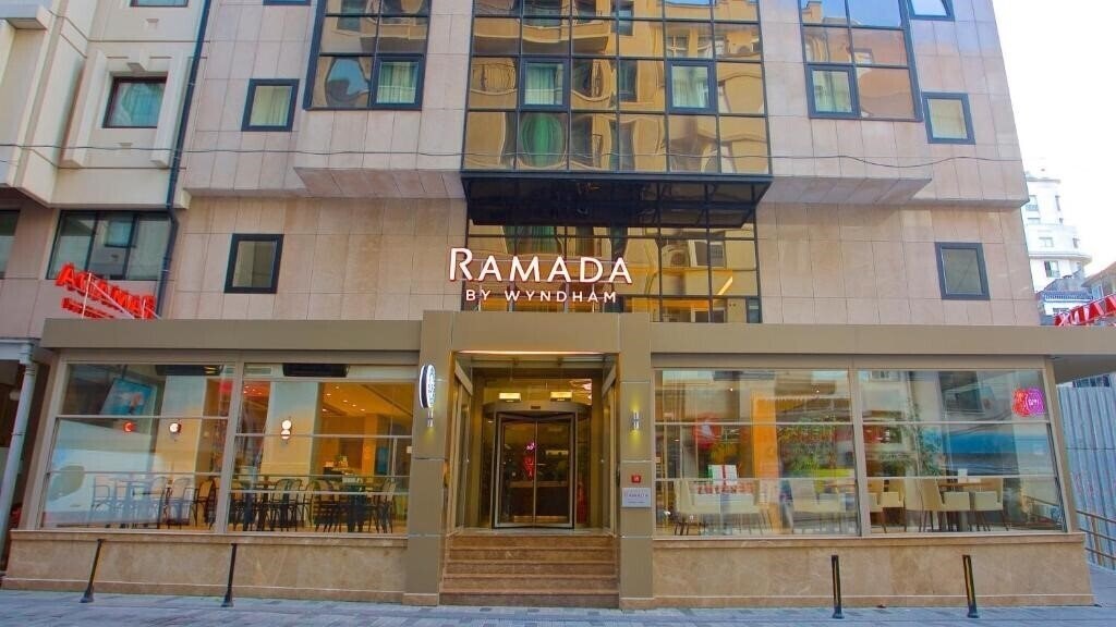 Hotel Ramada Istanbul Taksim Hotel (ex. Ex. The Madison) 4*