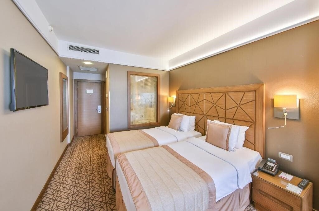 Zdjęcia Ramada Istanbul Taksim Hotel (ex. Ex. The Madison) 4*