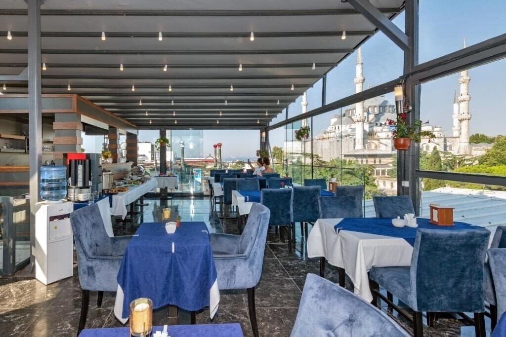 Zdjęcia Aristocrat 1*