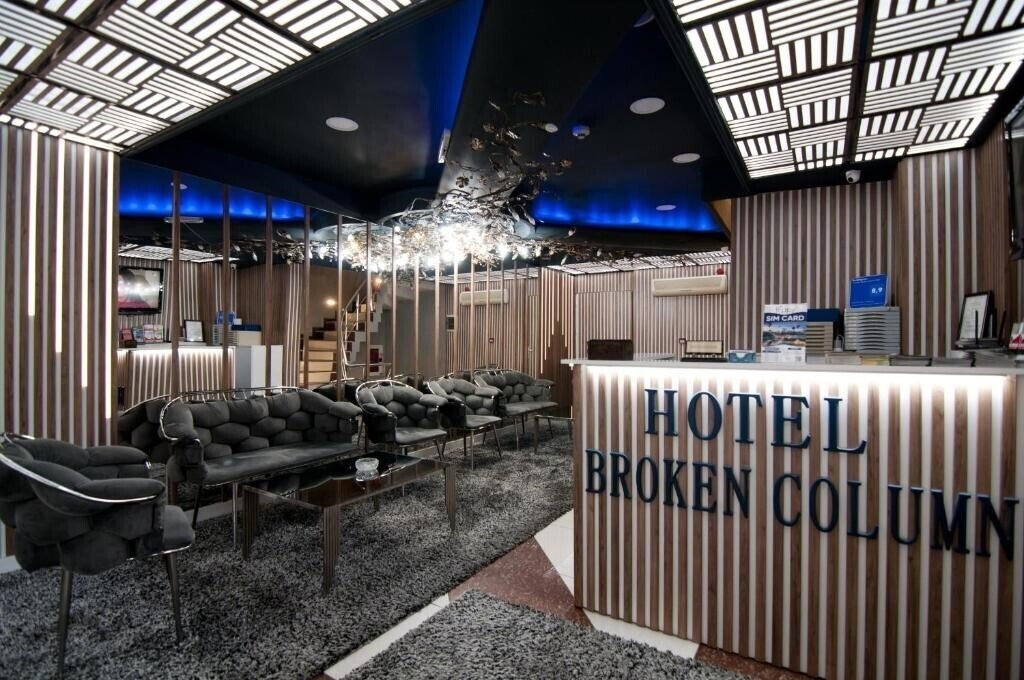 Фотография Broken Column Hotel 3*