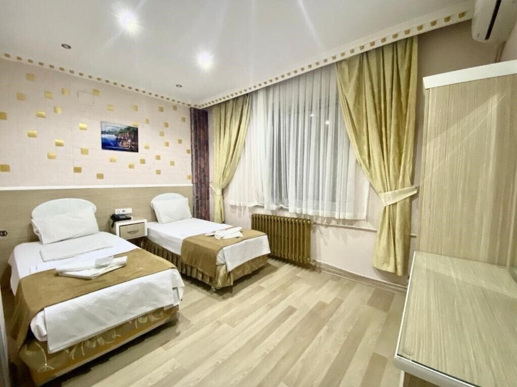 Hotel Grand Oral 3*