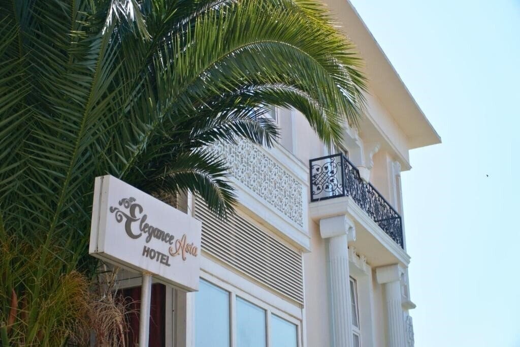 Отель Elegance Asia Hotel 3*