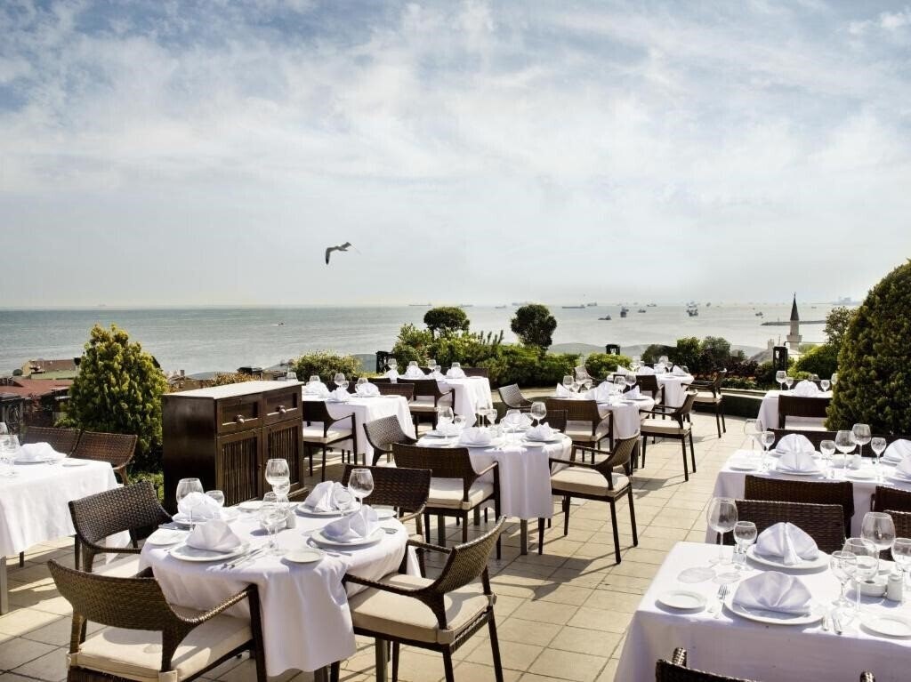 Готель Eresin Hotels Sultanahmet (ex. Eresin Hotel Sultanahmet, Eresin Crown Hotel) 5*